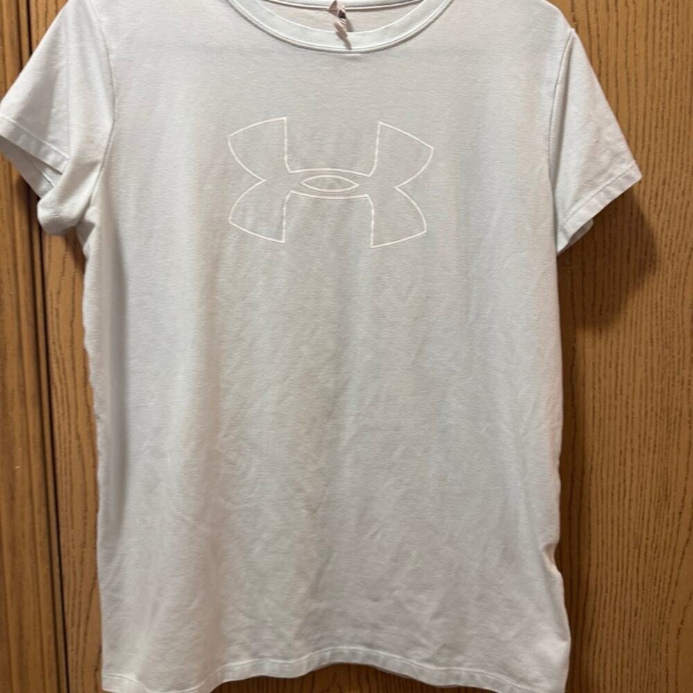 Under Armour t-shirt size MD
